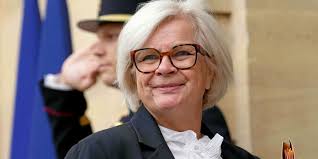 Catherine Vautrin aux Armées : Un Défi Majeur pour la France ?