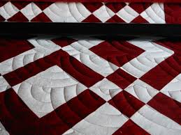 Résultat de recherche d'images pour "red and white quilts"