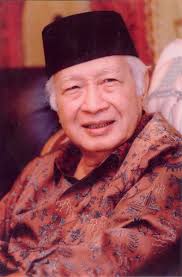 ... (3) Stabilitas Ekonomi: Antara Mekanisme Pasar dan Sistem Perekonomian Pasar Terkelola[1] Oleh Abdul Rohman Presiden Soeharto juga dinilai [...] - 31