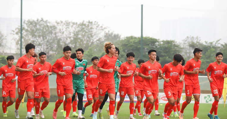 HLV Kim Sang-sik loại 8 cầu thủ U.23 Việt Nam: Có gương mặt trẻ hay nhất V-League