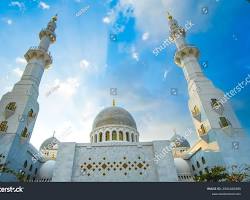 Gambar Masjid Sheikh Zayed Solo Domes from Exterior