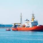 Hundreds of migrants turned away by Italy arrive in Spain