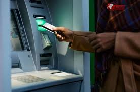 حد السحب اليومي من ماكينة ATM والبنك للمبالغ المسموح بها للعملاء