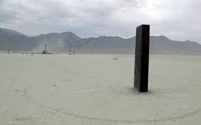 Résultat de recherche d'images pour "2001 monolith"