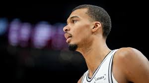Today's top games to watch, best bets, odds: Spurs vs. Raptors, NHL and more