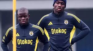 Are they on the field this evening? Tedesco has finally made his decision on Kante and Cherif.