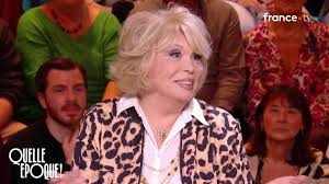 Sylvie Vartan: Secrets Révélés sur Johnny et Amanda Lear s'Interroge!