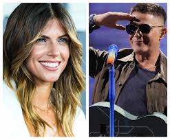 Ella es la estrella televisiva que habría curado el corazón 'partío' de Alejandro Sanz: ¡Así se abrazaron en su último concierto en Lima!