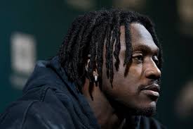 Eagles' A.J. Brown's Car Stolen: Receiver Offers Deal to Thief