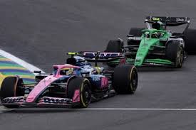 Colapinto: Del Disfraz a un Accidente en el GP de Brasil F1