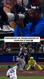 Ken Griffey Jr. taking pics at WBC 📷