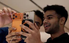 « Un lancement phénoménal » ? : Apple doit dévoiler aujourd’hui son premier smartphone pliable, sept ans après Samsung — Le Parisien