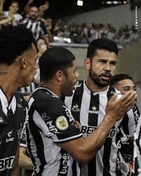 Diniz ‘pede’ e Corinthians faz contato para contratar titular do Atlético-MG