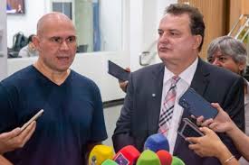 “Vou tapar os buracos e Max me devolve hospital”, diz Abilio; veja