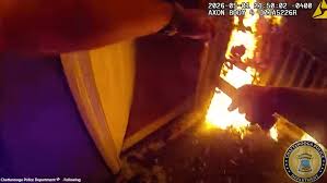 Hero alert: Bodycam shows Chattanooga officer rushing into burning home, rescuing family