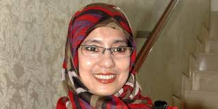 Hasil gambar untuk bugil telanjang NAJWA SHIHAB indonesia presenter tv