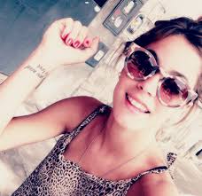 Résultat de recherche d'images pour "martina stoessel instagram"