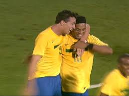 Lembra dele? Ex-Inter e Seleção, Leandro Damião é anunciado em time de fut7 de SC
