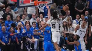 Castle stares down Hartenstein after filthy poster jam