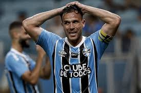 Sem meia, Grêmio reduz folha e ganha fôlego financeiro para reforços