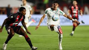 Opinião Pausa para a Copa do Mundo fez muito bem ao Palmeiras e ainda não fez ao Flamengo