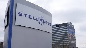 Stellantis torna all'utile nel 2026, ma il titolo crolla in Borsa (-7,1%) dopo i conti del trimestre
