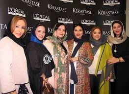 عکس/ ژست صمیمی مجری جنجالی عشق ابدی در کنار بازیگران مشهور ایرانی