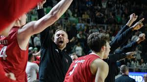 O número 19 de Miami (Ohio) passou a temporada regular invicto com uma vitória no OT