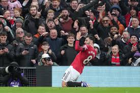 Man United wins again to make it four in a row for Carrick, Arsenal extends lead to 9 points