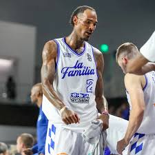 La Familia takes on Boeheim's Army in The Basketball Tournament. See photos - The Courier-Journal