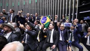 Brasil: Protestas masivas contra posible amnistía a Bolsonaro