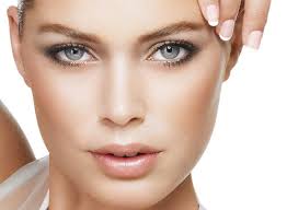 Znalezione obrazy dla zapytania bardzo delikatny makijaż