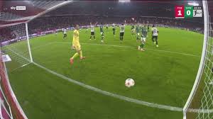 FC BAYERN 1:0 Bremen | Tah mit der Hacke – Diaz hält das Knie rein (22. Min.) | In-Match Video Bundesliga