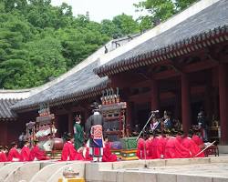 Jongmyo Jeryeak performance – musicians and dancers in traditional ritual attire performing in a historical setting 이미지