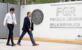 Desfilan políticos ante la FGR por caso Rocha Moya