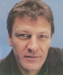 ... meets Fellowship of the Ring star Sean Bean and finds his claims to &quot;ordinariness&quot;, well, extraordinary. Photo by Simon Roberts Story by Simon Beckett - mainfeatures-1a