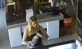 Suspeita de atear fogo em jovem no trabalho é presa no Sul de Minas