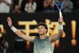 Shelton aposta em torcida ‘barulhenta’ para tentar surpreender Sinner no Australian Open