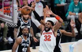 EN DIRECT Finales NBA Spurs - Knicks:La dynamique est new-yorkaise, égalité…