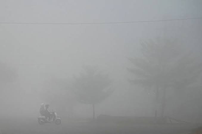 Indonesia opens airspace for cloud seeding to tackle haze; Malaysia escalates firefighting ahead of Malaysia Day as Sarawak records unhealthy air