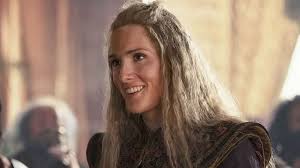 De Westeros ao YouTube: atriz que interpreta Sharako Lohar em A Casa do Dragão tem canal que ensina filosofia gratuitamente
