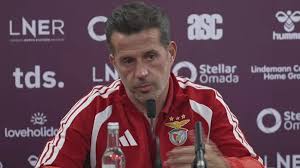 «Mercado? Não vou falar de jogadores que não são nossos...»