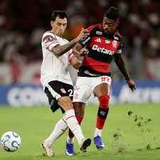 Respira Estudiantes: le anularon un penal a Flamengo y sigue 0 a 0