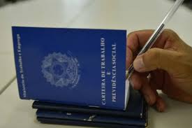 Trabalhadores com carteira assinada vão receber mais de R$ 1.600 no dia 06/03