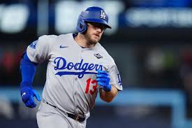 Max Muncy celebrating a home run