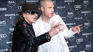 Drei Fragen, drei Antworten - Stuckrad-Barre hat Udos Spitznamen als Künstlernamen im Pass - Kultur - SZ.de