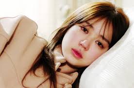 &quot;Copy&quot; xu hướng môi hồng cực xinh từ Yoon Eun Hye 1. Ngọt ngào, e lệ với son hồng đánh lòng môi. - copy-xu-huong-moi-hong-cuc-xinh-tu-yoon-eun-hye