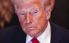Jueza anula acuerdo fiscal de Trump y sanciona abogados