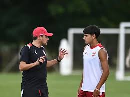 Joaquín Tobio Burgos, convocado para el duelo entre Estudiantes y Vélez en UNO