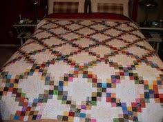 Résultat de recherche d'images pour "scrappy irish chain quilt pattern"
